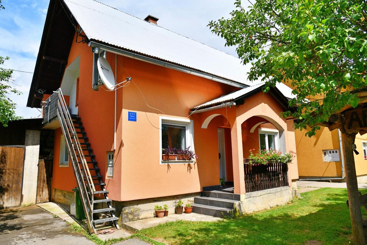 Apartments Matovina Saborsko Buitenkant foto